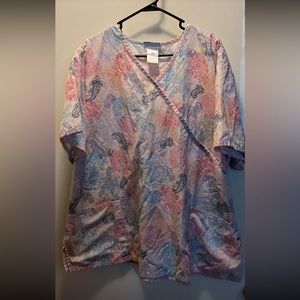 Paisley Patterned SB Scrubs Mock-Wrap Top 🌺 Price Dropped!🔥